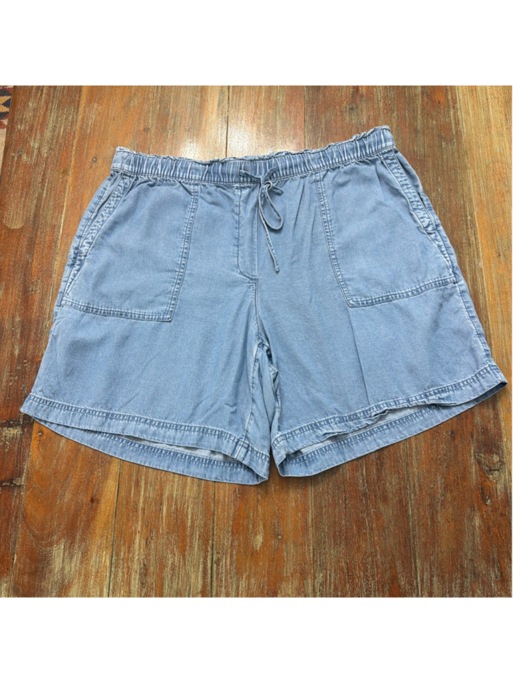 J. Jill Denim 100% Tencel Lyocell Elastic Waist Drawstring Shorts Light Wash L